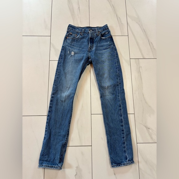 Levis 501 high waisted button fly jeans 23x29- like new! - Picture 2 of 12